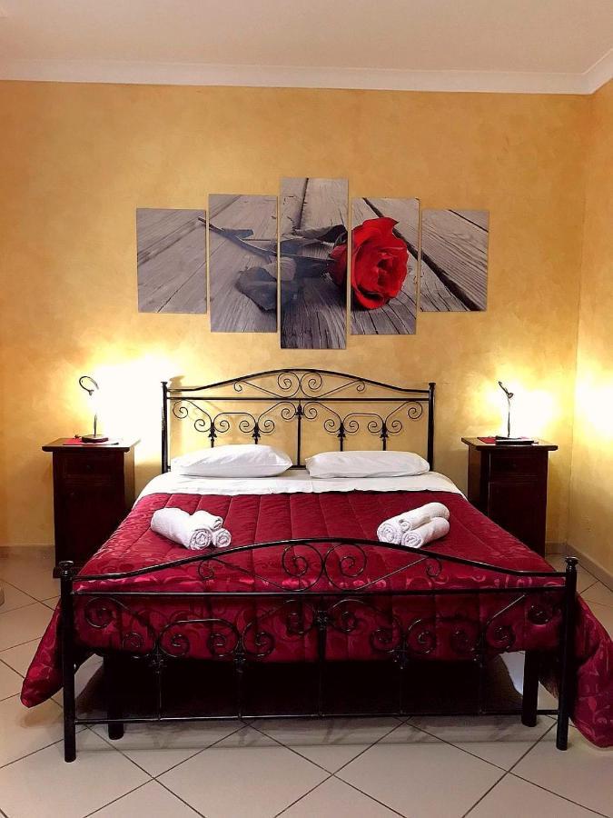 ヴィボ・ヴァレンツィア Il Girasole Bed & Breakfast エクステリア 写真