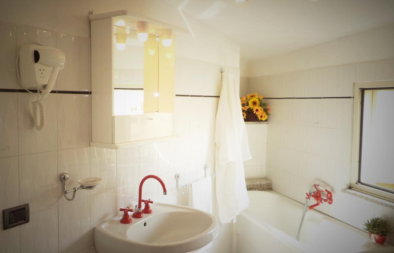 ヴィボ・ヴァレンツィア Il Girasole Bed & Breakfast エクステリア 写真