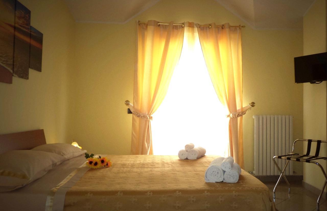 ヴィボ・ヴァレンツィア Il Girasole Bed & Breakfast エクステリア 写真