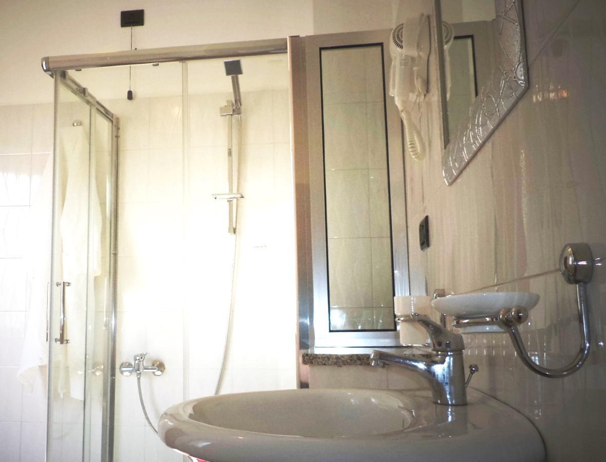 ヴィボ・ヴァレンツィア Il Girasole Bed & Breakfast エクステリア 写真
