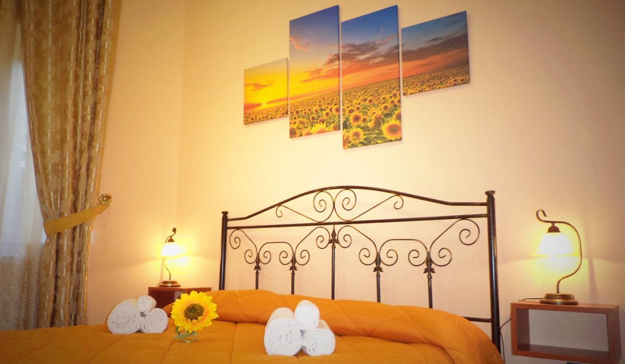 ヴィボ・ヴァレンツィア Il Girasole Bed & Breakfast エクステリア 写真